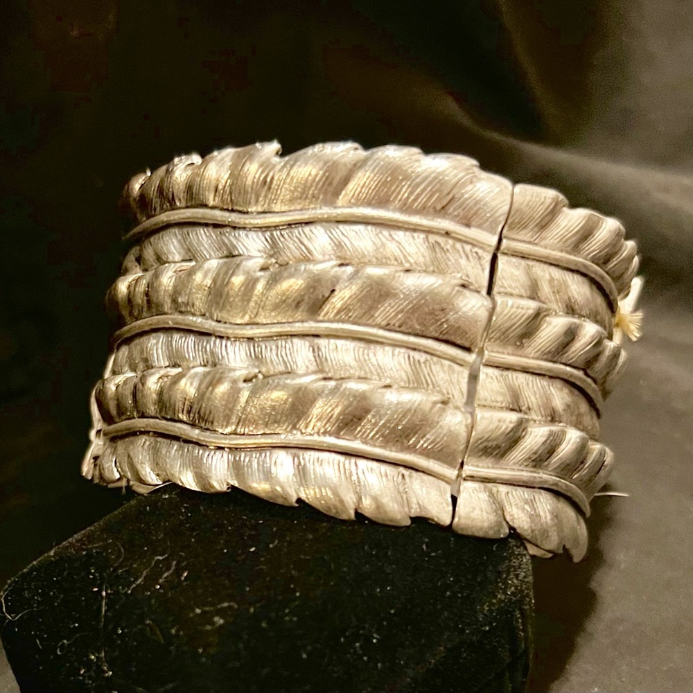 Ladies slip on cuff.